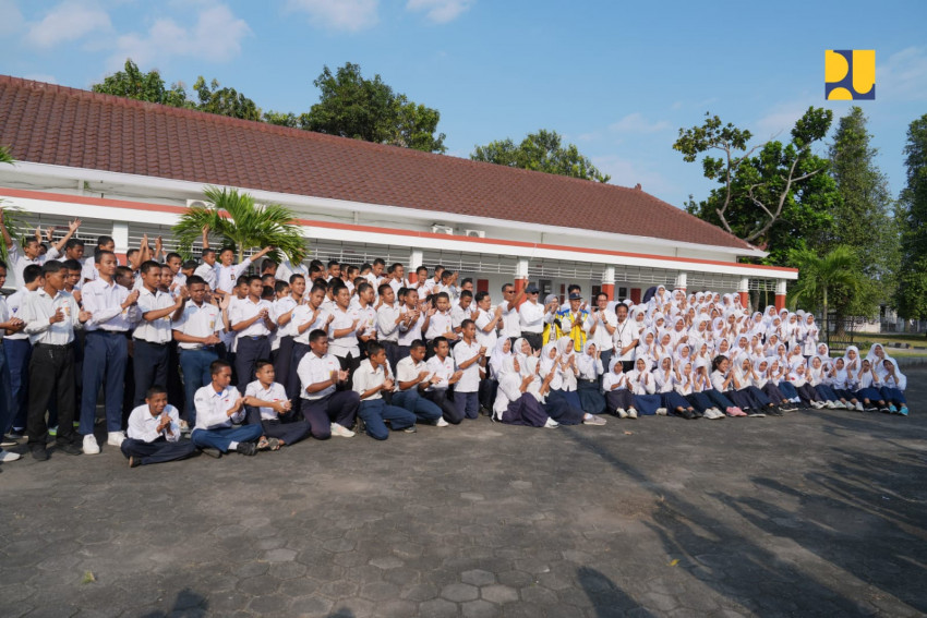 Sekolah Baru, Harapan Baru: Menteri PU Menyapa Anak-anak Bantul