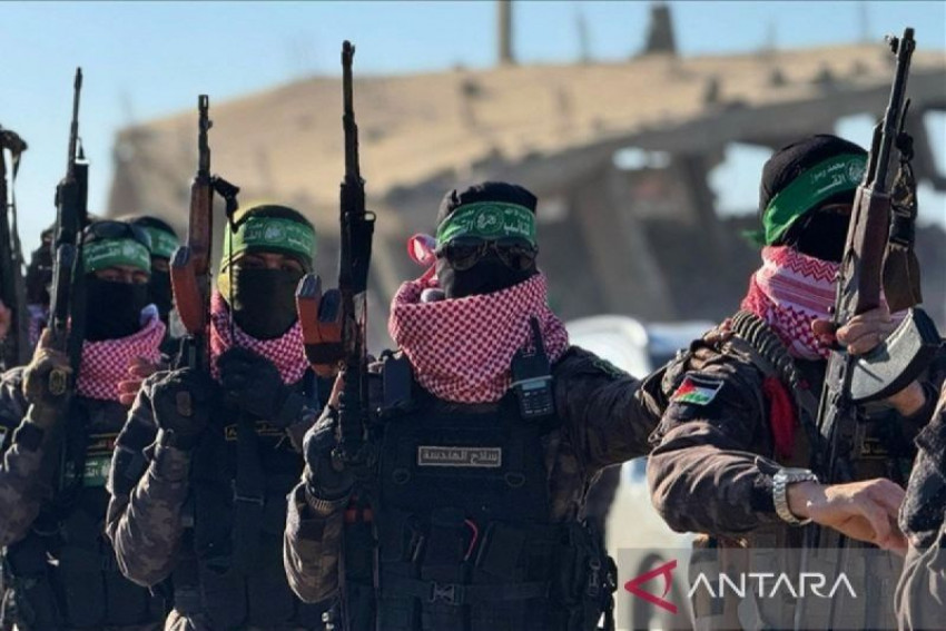 Anggota pasukan Brigade Al Qassam, sayap militer kelompok perlawanan Hamas Palestina. (ANTARA/Anadolu/as/am.)